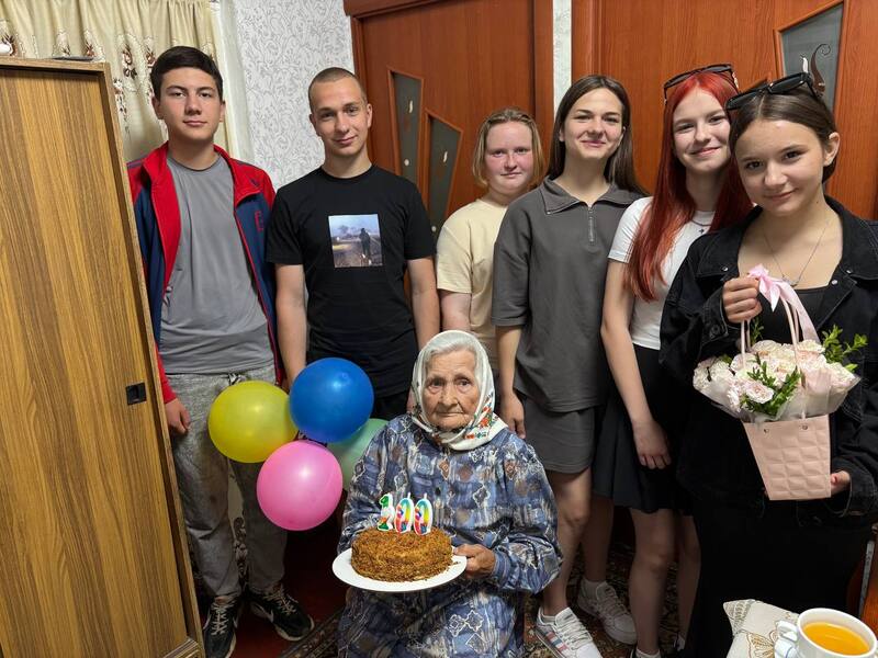 Поздравляем с великолепным юбилеем — 100 лет!.